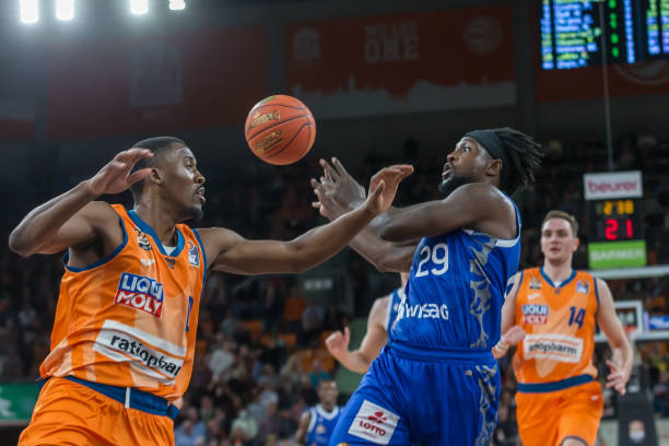 二线防守球 二线防守球